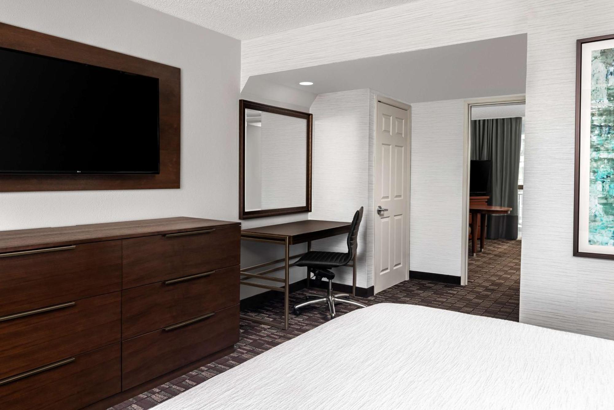 Embassy Suites By Hilton Nashville Airport Экстерьер фото